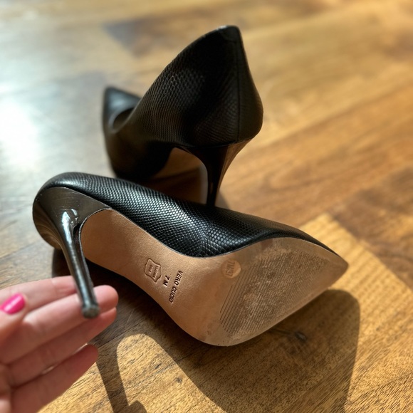 BCBG Maxazria Black Leather Pump with Metallic Heel 37 - Picture 7 of 8